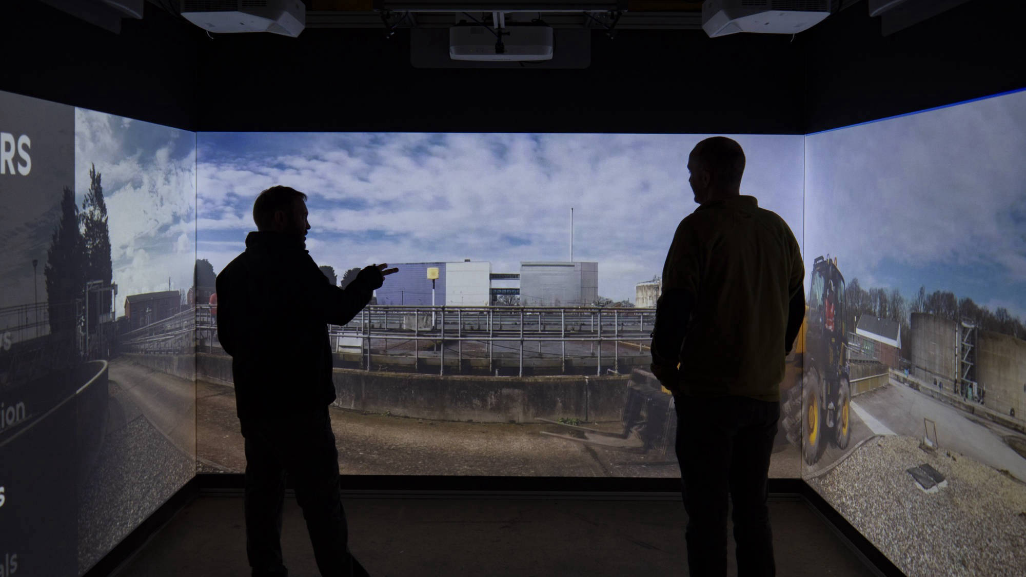 Two men visualising a construction project in a Cube